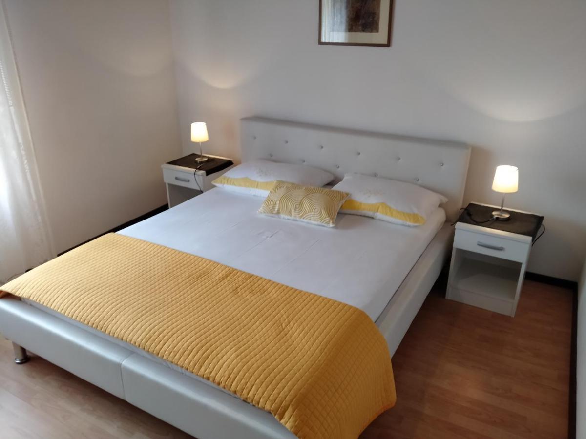 Apartman Avsec Krk Town Exterior photo